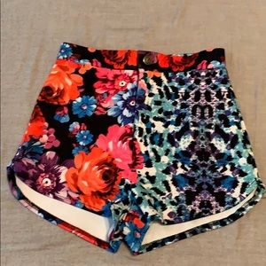 MinkPink floral high waisted short xs